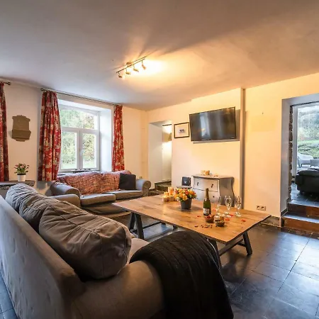 Ferienhaus Luxurious Farmhouse Near Forest In Anhee Abtei Maredsous