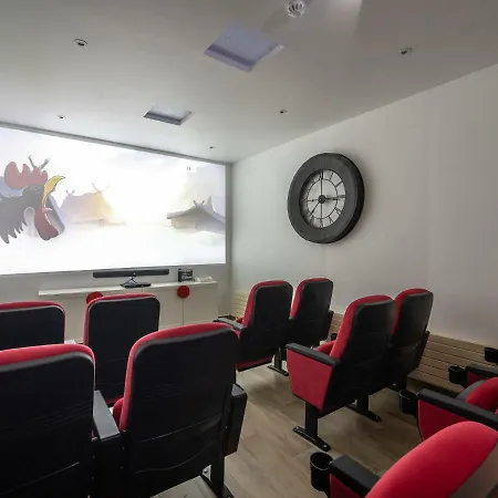 Luxurious Farmhouse Near Forest In Anhee Ferienhaus